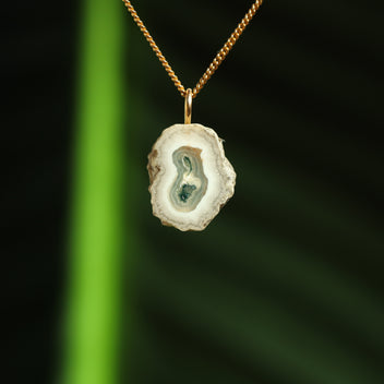 Chalcedoon met mosagaat hanger