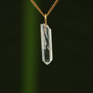 Ruwe bergkristal hanger