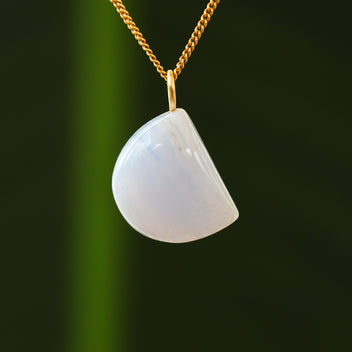 Chalcedoon hanger