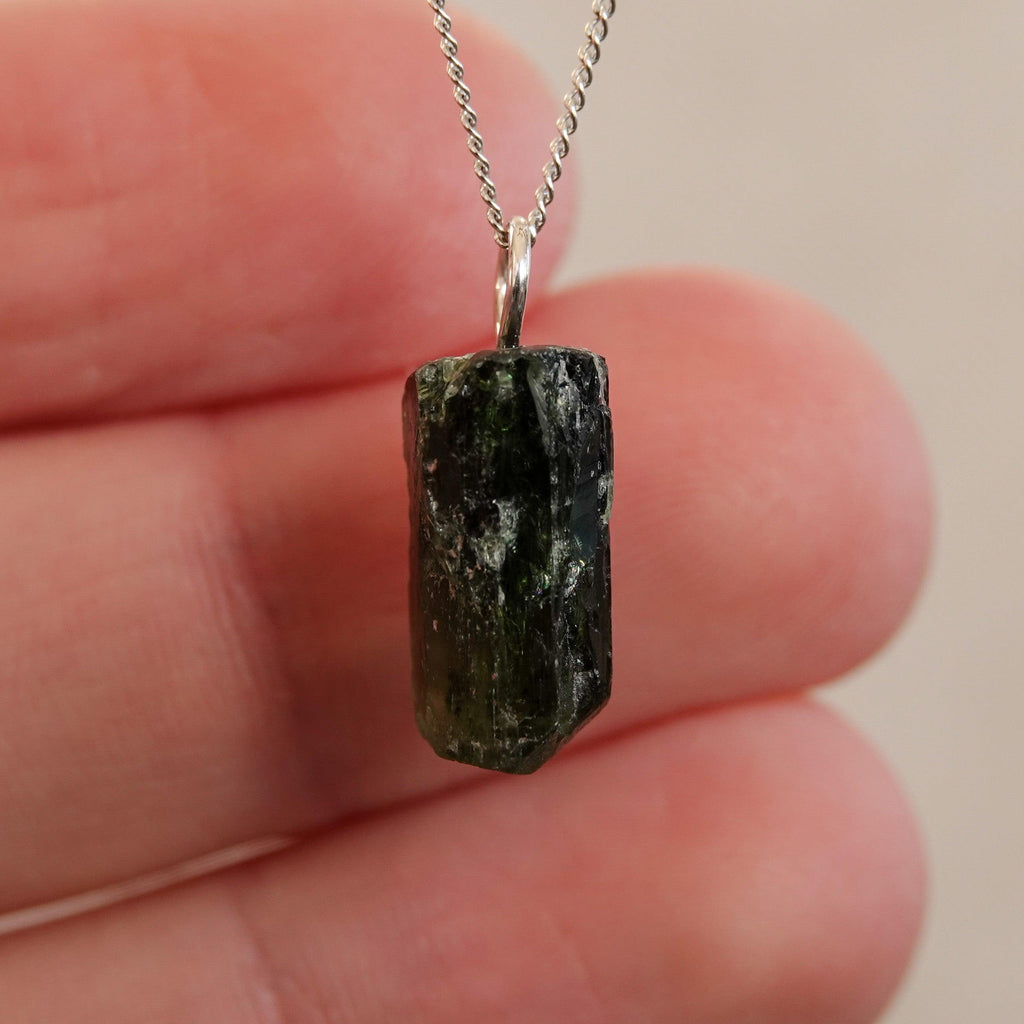 Chroomdiopsiet Hanger - Mónos Jewellery